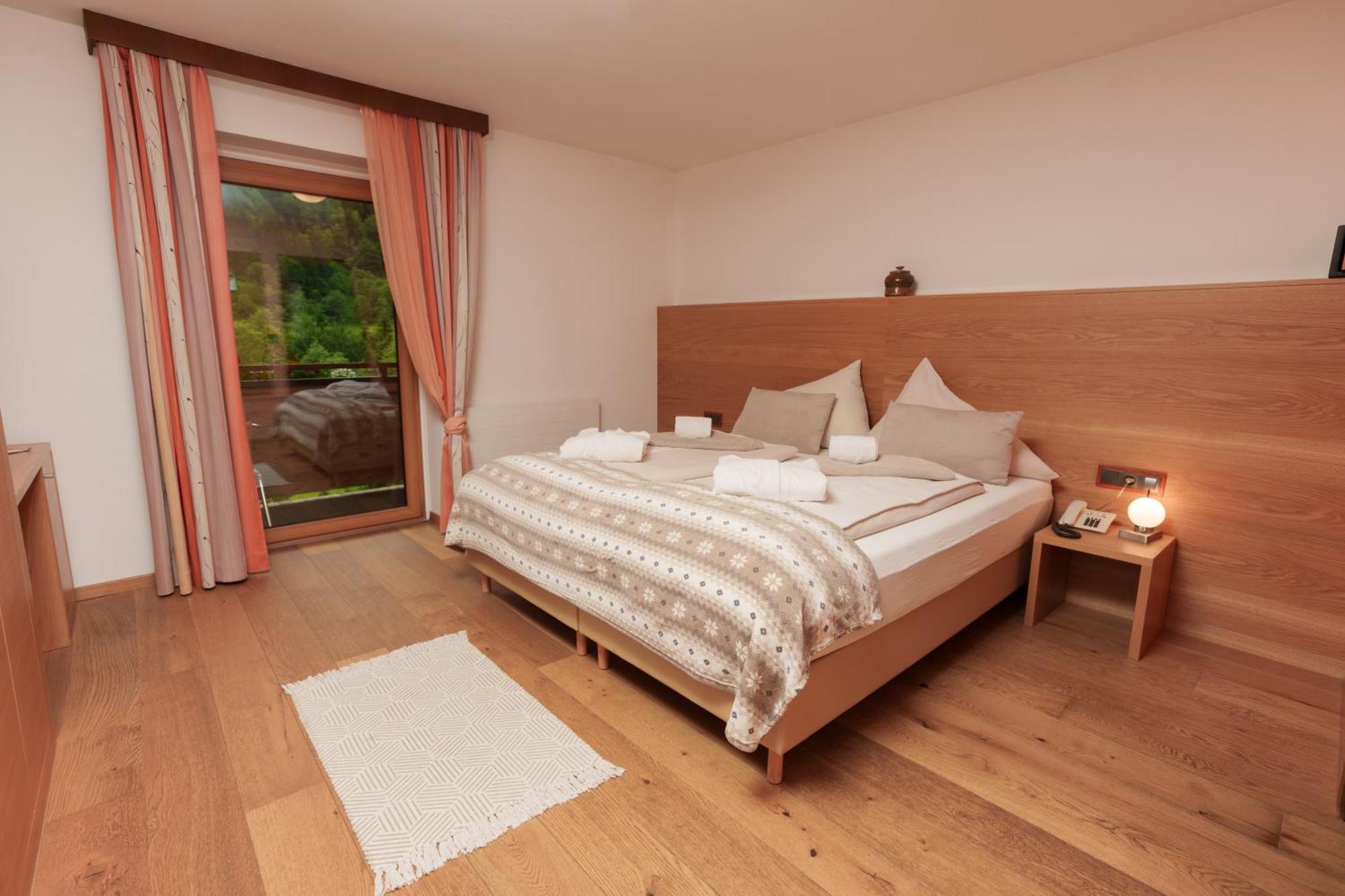 Hotel Kuenstleralm Kaprun Kültér fotó