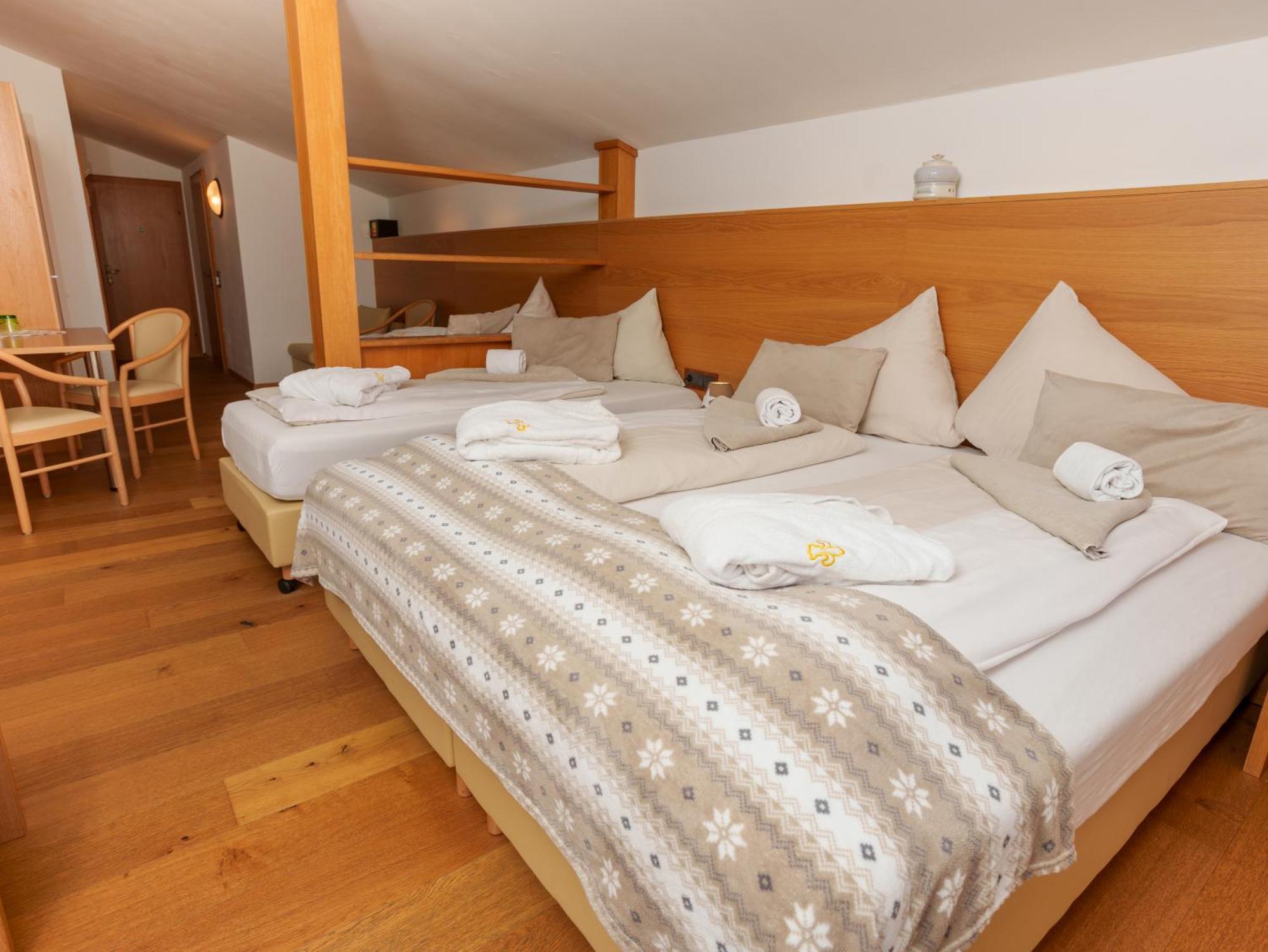 Hotel Kuenstleralm Kaprun Kültér fotó