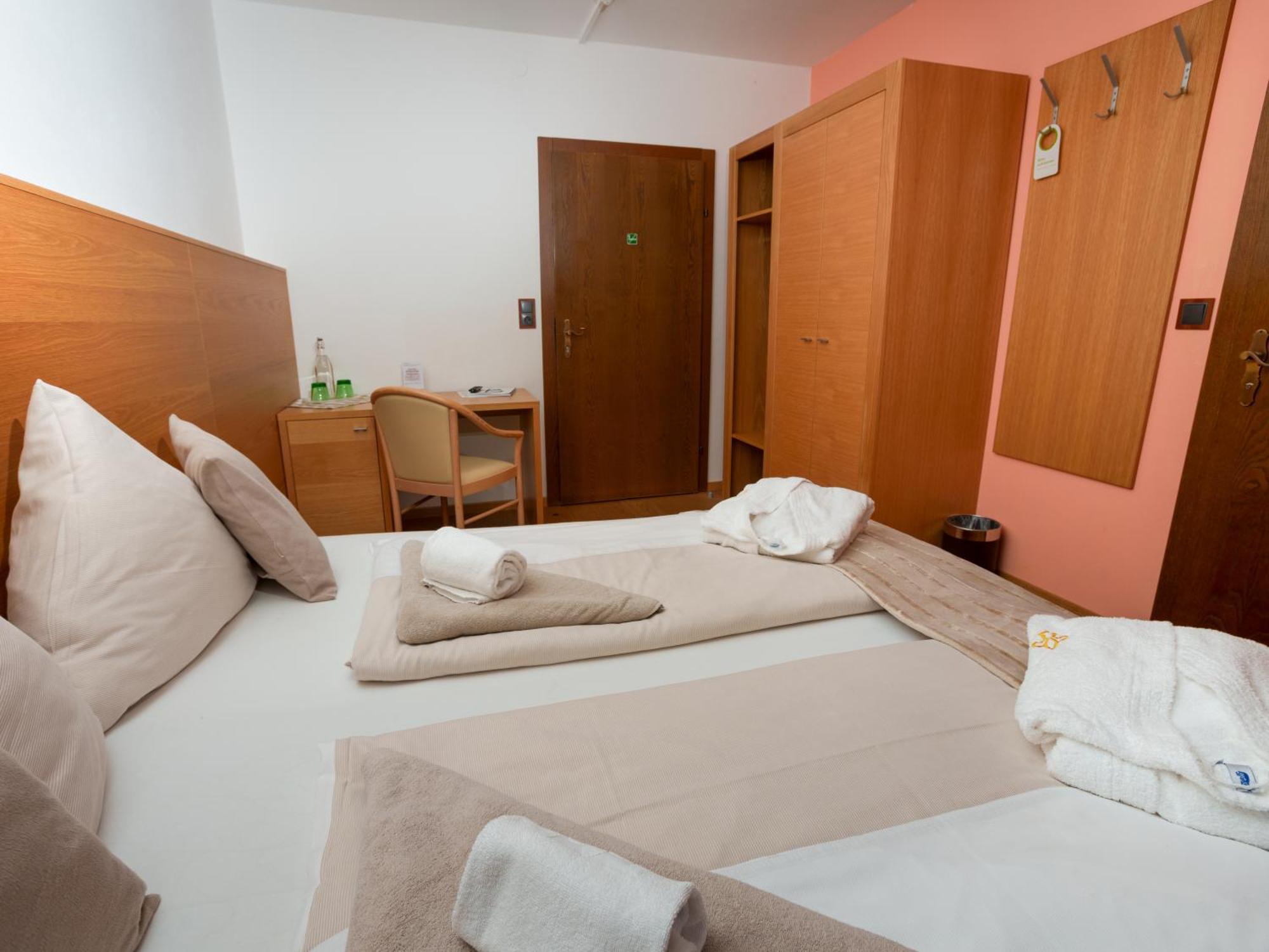 Hotel Kuenstleralm Kaprun Kültér fotó