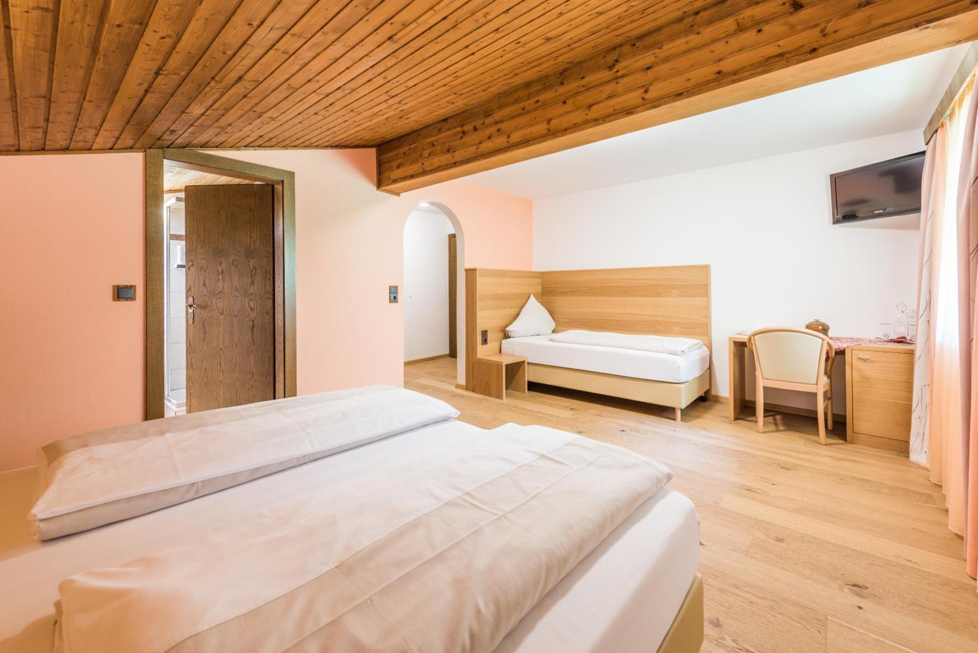 Hotel Kuenstleralm Kaprun Kültér fotó